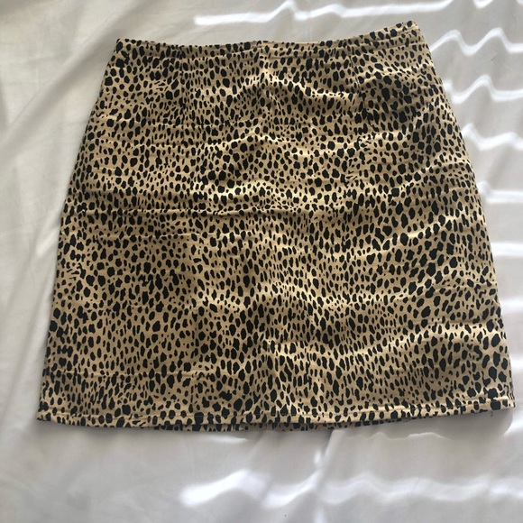 Brandy Melville Dresses & Skirts - cheetah skirt